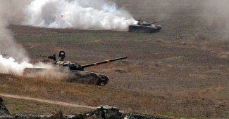 В Нагорном Карабахе снова ВОЙНА! Армения танками пошла в наступление
