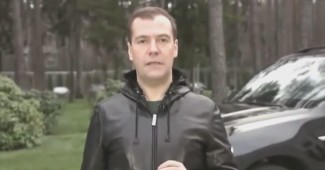 Интернет разрывает коуб с новой видеопародией на Медведева