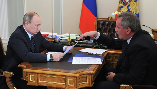 Путин выдал своему вице-премьеру после оторванной ручки армейского авто (ВИДЕО)
