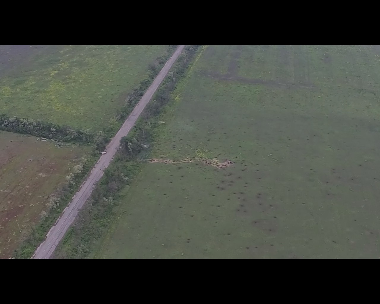Как оккупанты пытались сбить украинский дрон, который снимал их позиции под Широкино (ВИДЕО)