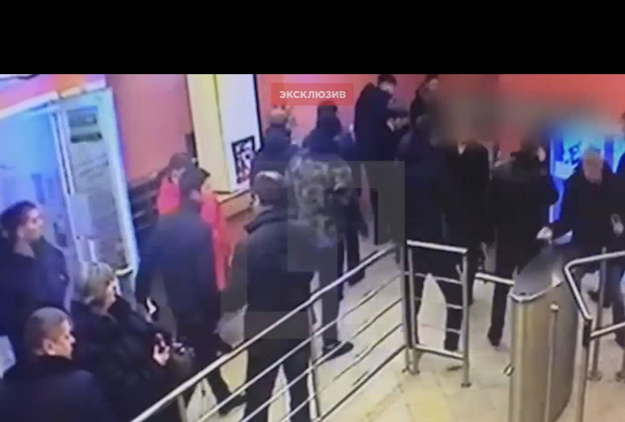 В Москве 30 человек захватили банк с заложниками (ВИДЕО)