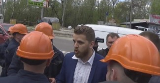 В Киеве активисты поймали сепаратиста, который руководил рейдерами (ВИДЕО)
