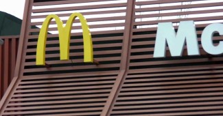 Лугандональдс: интернет взорвался серией мэмом по поводу открытия в Луганске типа аналога McDonald's