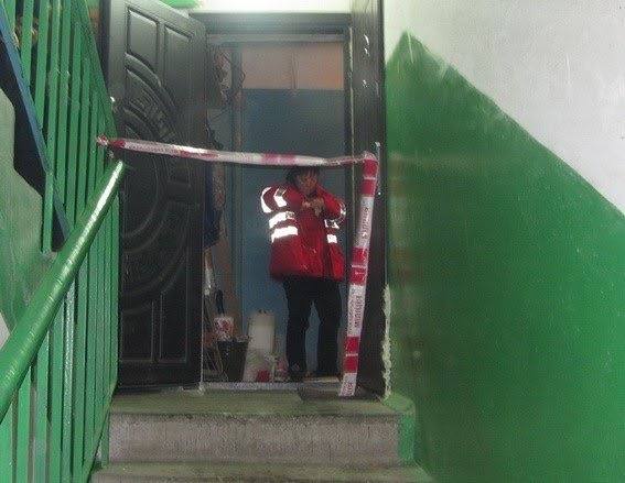 Жуткая история в Киеве! Оказывается, что в квартиру к умершим детям приезжала полиция, но постучав в дверь уехали