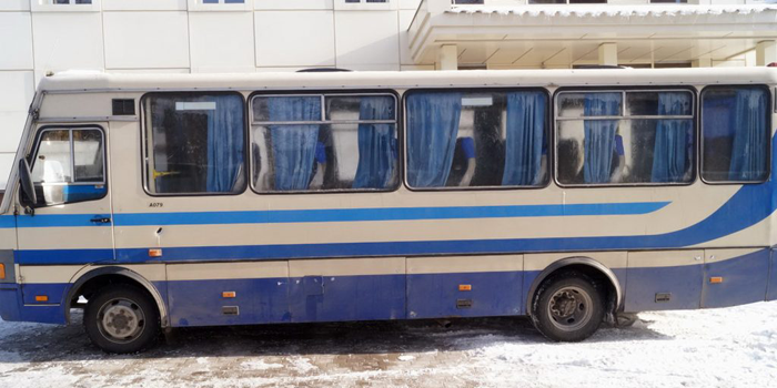 Боевики обстреляли автобус с мирными жителями в Еленовке, традиционно спихнув всё на ВСУ (ВИДЕО)