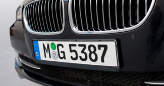 european-license-plate-closeup-big-725x464